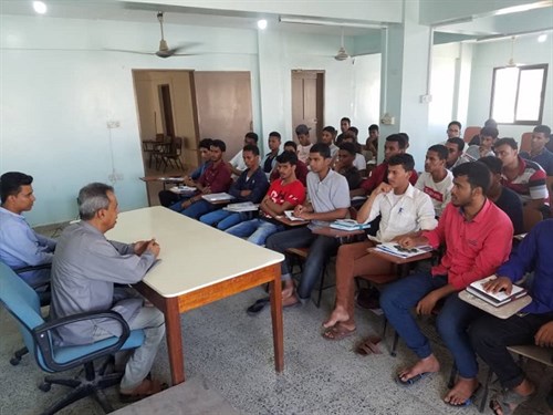 كلية الإدارة والاقتصاد ترحب بطلاب المستوى الأول للعام الجامعي ٢٠١٩_٢٠٢٠