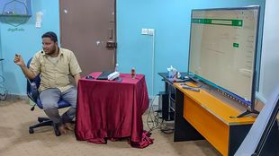 The Deanship of Quality and Academic Accreditation at Al-Ahgaff University holds the second workshop on the use of the electronic admission and registration program