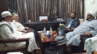 Dean of the Faculty receives the Jordanian delegation to monitor the dawn prayer times