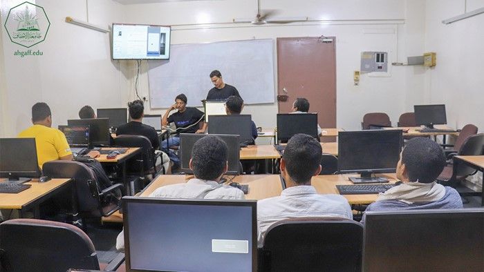 The Faculty of Computer Engineering and Science holds a discussion of graduation projects for students of the Information Technology Department for the academic year 2023-2024