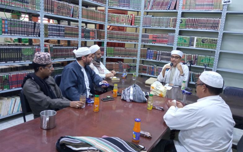 The Dean of the Faculty of Sharia and Law holds a meeting with the faculty members