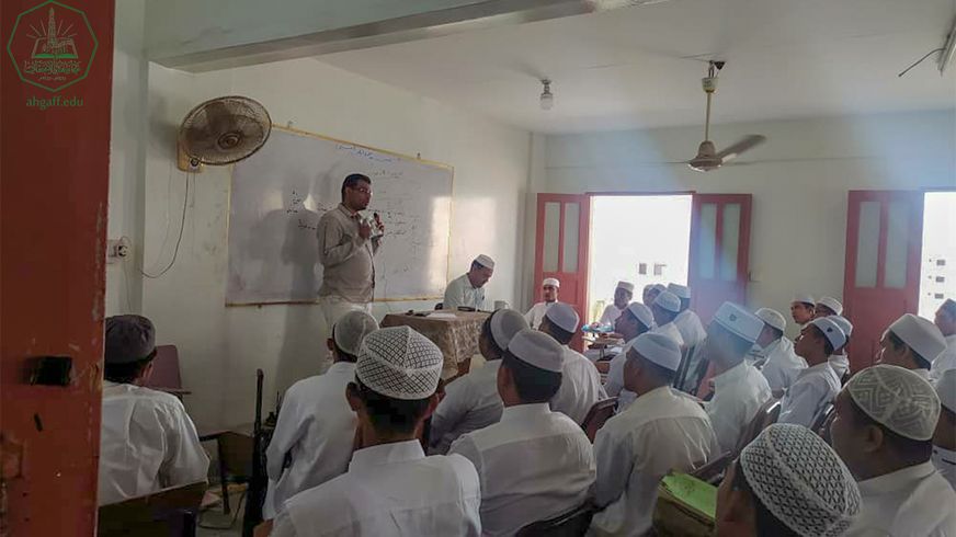 The Faculty of Sharia and Law, Mukalla Branch, welcomes first-level students for the academic year 2022-2023