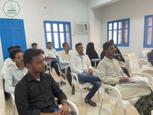 Al-Ahgaff University students participate in the “Alumni Bag” evening organized by the Alumni Foundation in partnership with the Alumni Academy