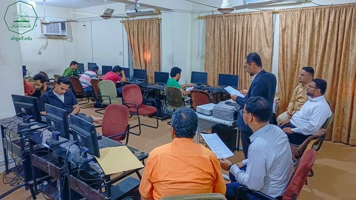 The Faculty of Computer Engineering and Science at Al-Ahgaff University receives Yemen Soft Company to discuss aspects of cooperation between the two parties