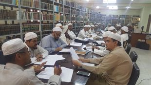 The Scientific Research Forum at the Faculty of Sharia and Law at Al-Ahqaf University resumes its research sessions