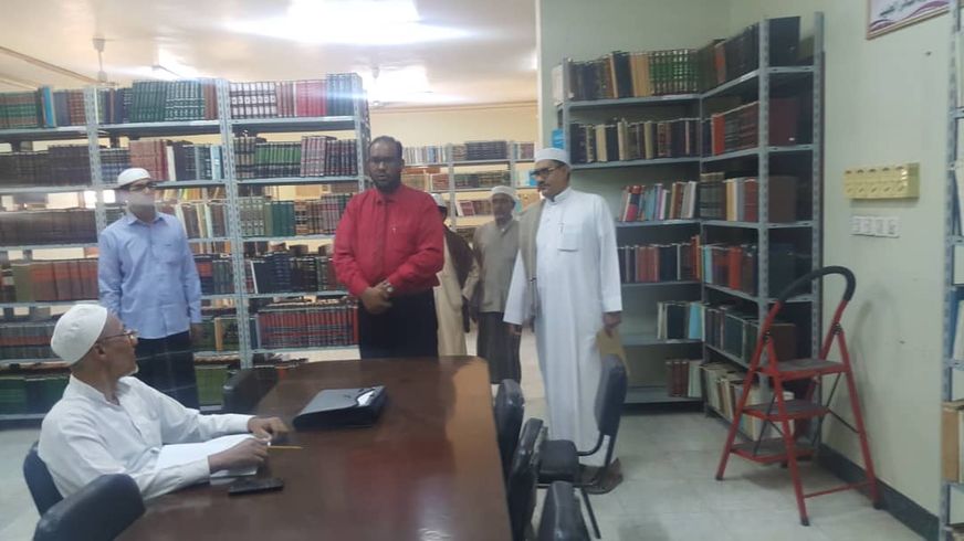 Director of Tarim Directorate visits the Faculty of Sharia and Law