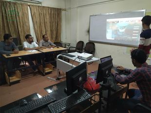 The Faculty of Engineering and Computer Science at Al-Ahgaff University holds an activity for presenting and discussing projects of specialized subjects in cooperation with the English Language Unit