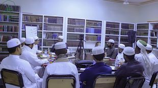 The Faculty of Sharia and Law, in cooperation with the University's Alumni Unit, is holding a workshop