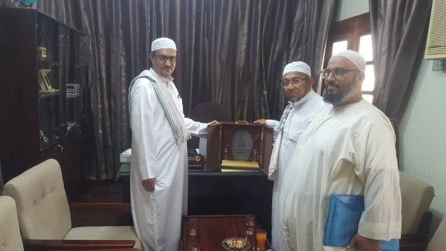 The Dean of the Faculty of Sharia and Law meets the Director of the Office of Al-Ahgaff University in Indonesia